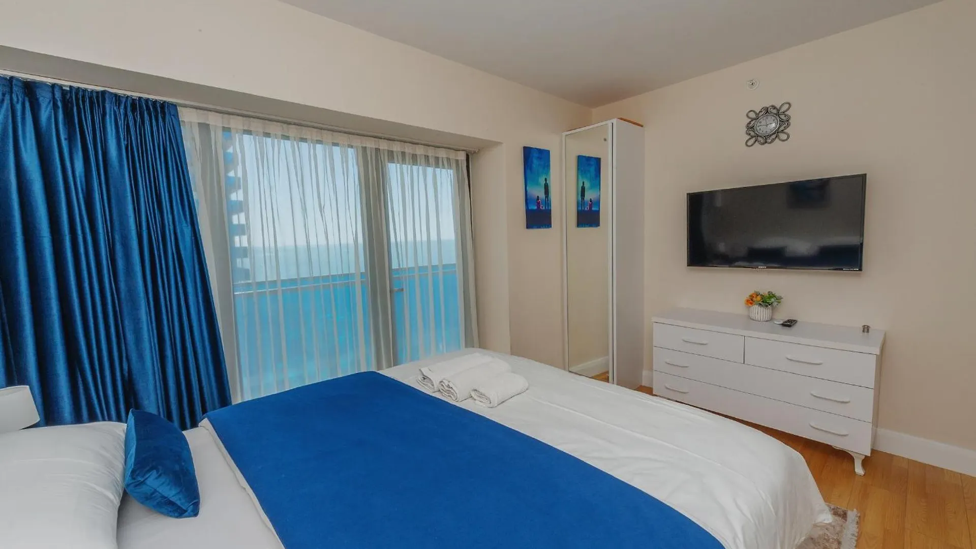 דירות באטומי Orbi City Balcony With Sea View