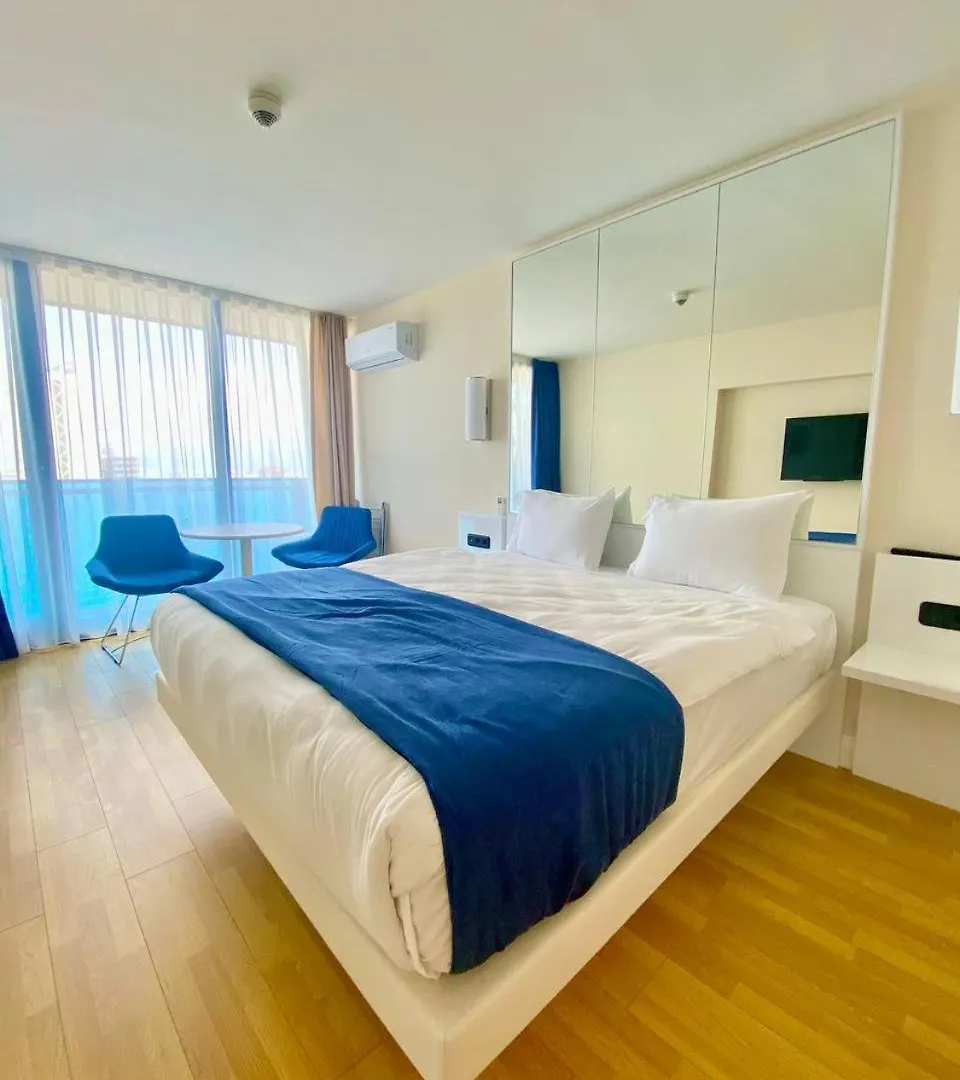 דירות באטומי Orbi City Balcony With Sea View